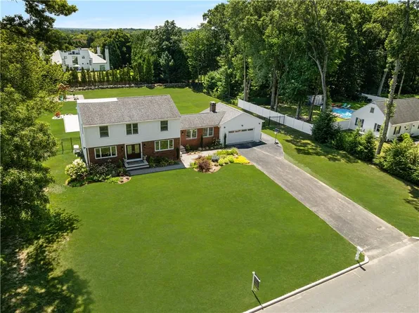 16 Lennon Rd, Lincoln, RI 02865
