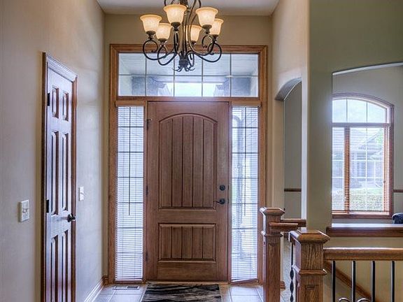 3rd image of 7921 Shadow Lake Dr