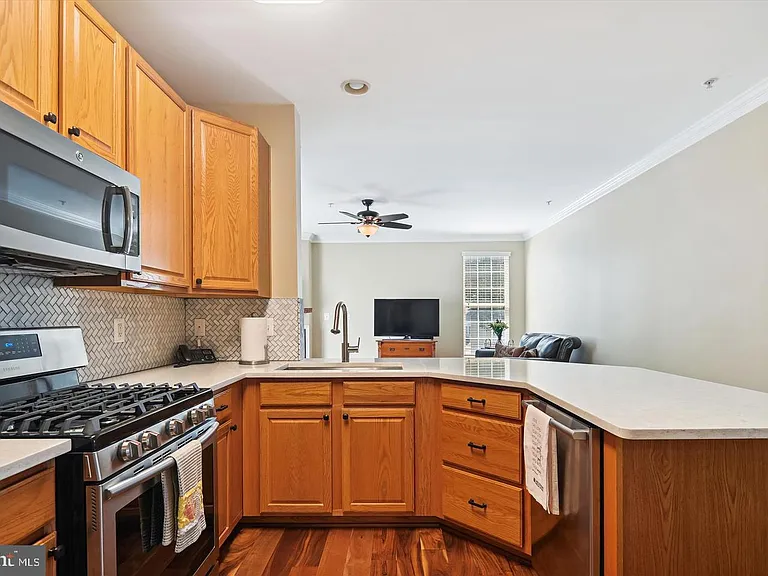 43074 Old Gallivan Ter — Photo 8