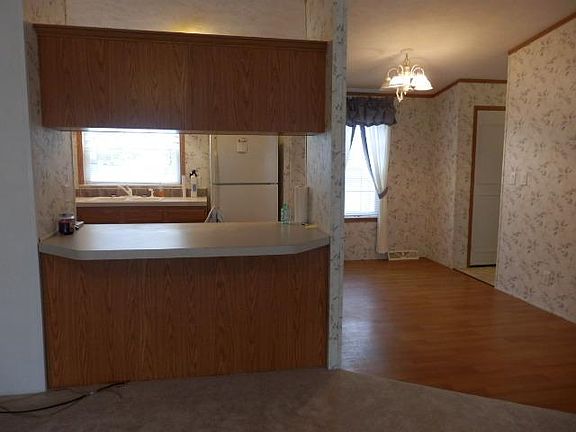 5th image of 745 W 4th St