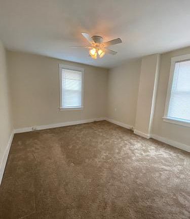 4th image of 176 Dewey St #1