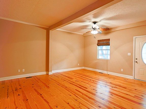 5th image of 200 Richardson Ave #A