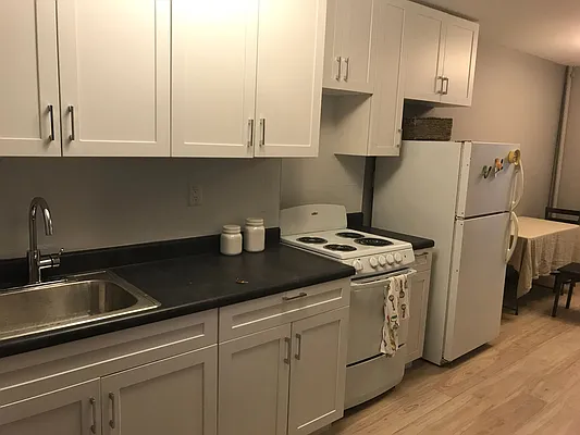 Rented by Premier Metro Realty Corp | media 16