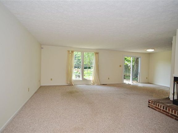 3rd image of 3311 Crickwood Dr