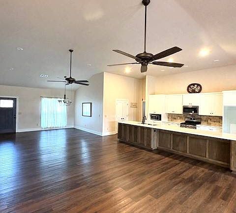 5th image of 305 Columbia Road 409