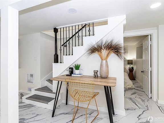 5th image of 2644 SW 112th St