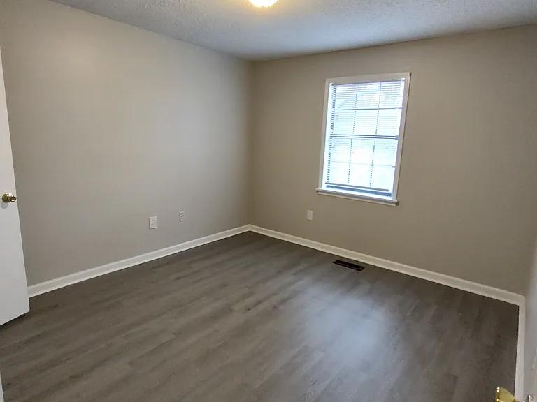 909 Fairchild Ave #C — Photo 2