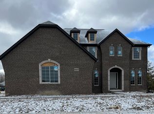 56231 Scotland Dr, Macomb, MI 48042