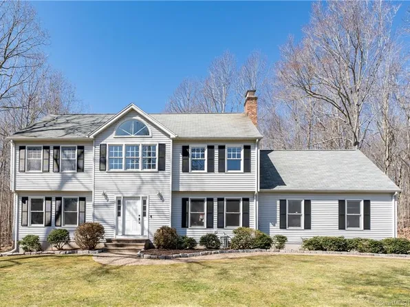 7 Christina Court, Clinton, CT 06413