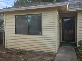 10200 SW Crystal St, Beaverton, OR 97008