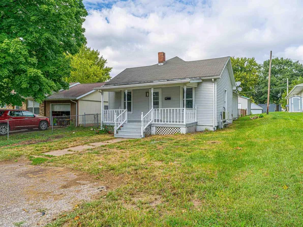320 2nd St, Lincoln, IL 62656