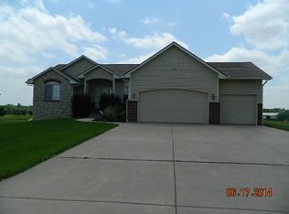 4111 Quail Ridge Dr, Winfield, KS 67156