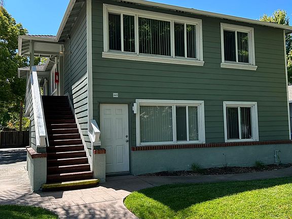 2nd image of 447 Waverley St #447