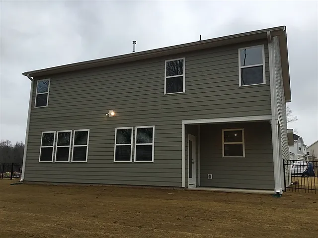 327 Elmhurst Dr — Photo 3