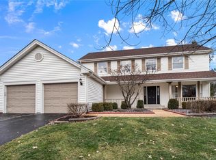 16138 Walden Pond Ln, Chesterfield, MO 63005