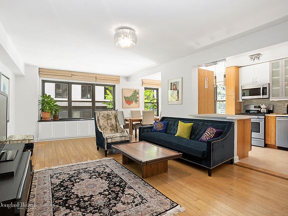 2nd image of 140 E 56th St #202