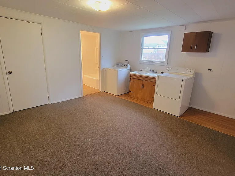 114 Dickson St — Photo 17
