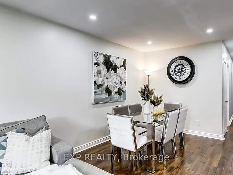 72 Billington Cres #UPPER — Photo 8
