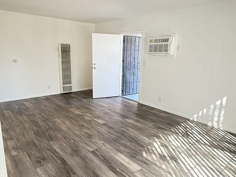 4679 Orion Ave #2 — Photo 5