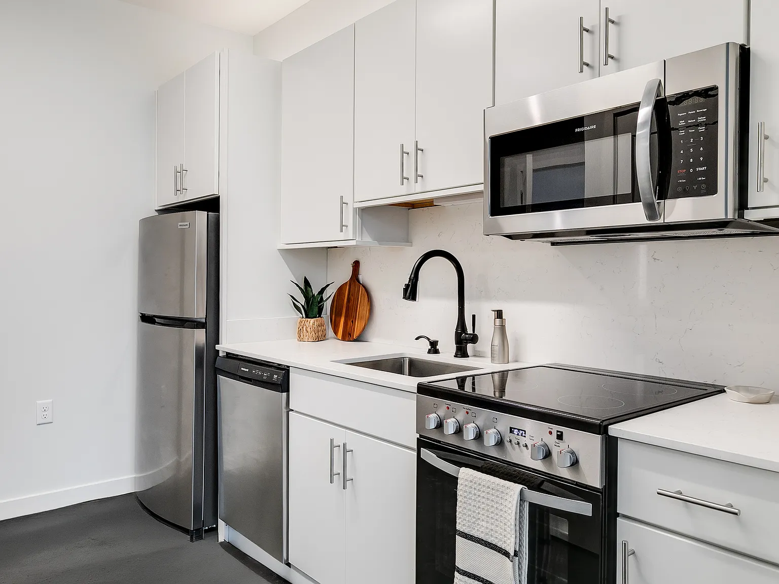 The Hub Apartments — Photo 2