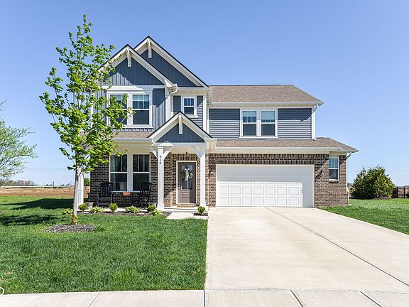 2nd image of 916 Alba Dr
