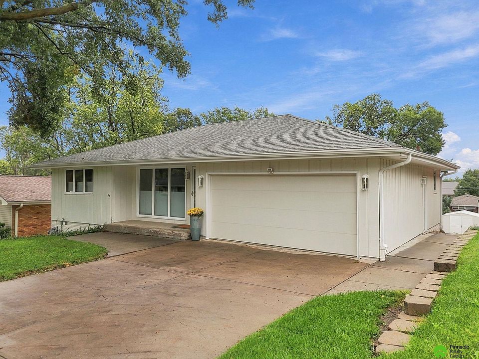 1st image of 2536 S 39th St