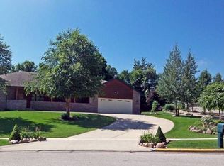 3338 Canterbury Ct, Ames, IA 50014