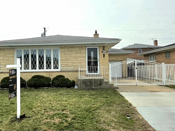 8517 W Carmen Ave, Chicago, IL 60656