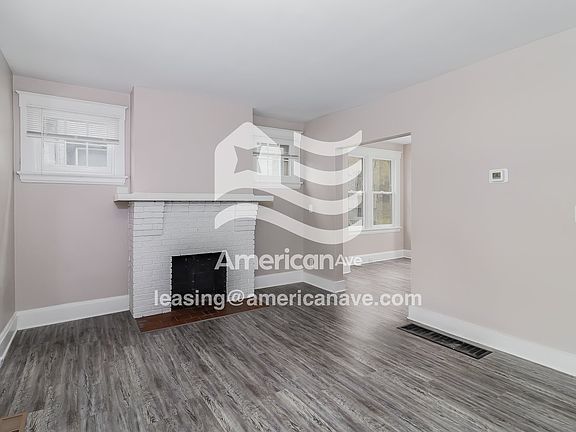 623687_005_wm_-_living_room_13241309.jpg