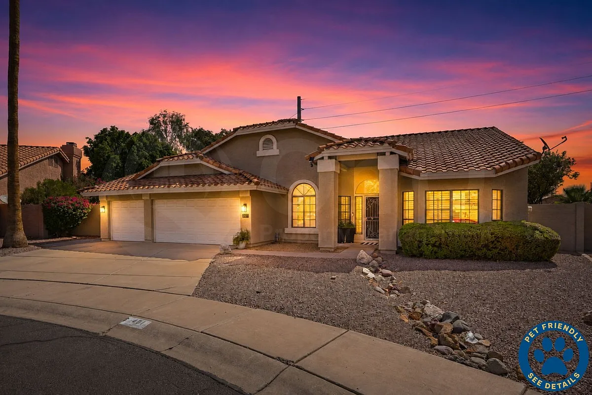 4 bed, 2.0 bath, 2414 sqft, $3,999 — Photo 1