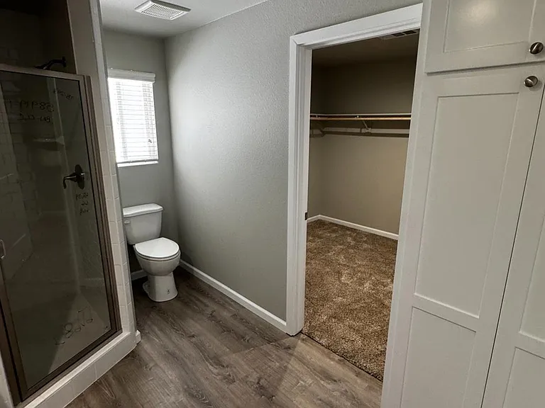 4832 N Fruit Ave — Photo 17