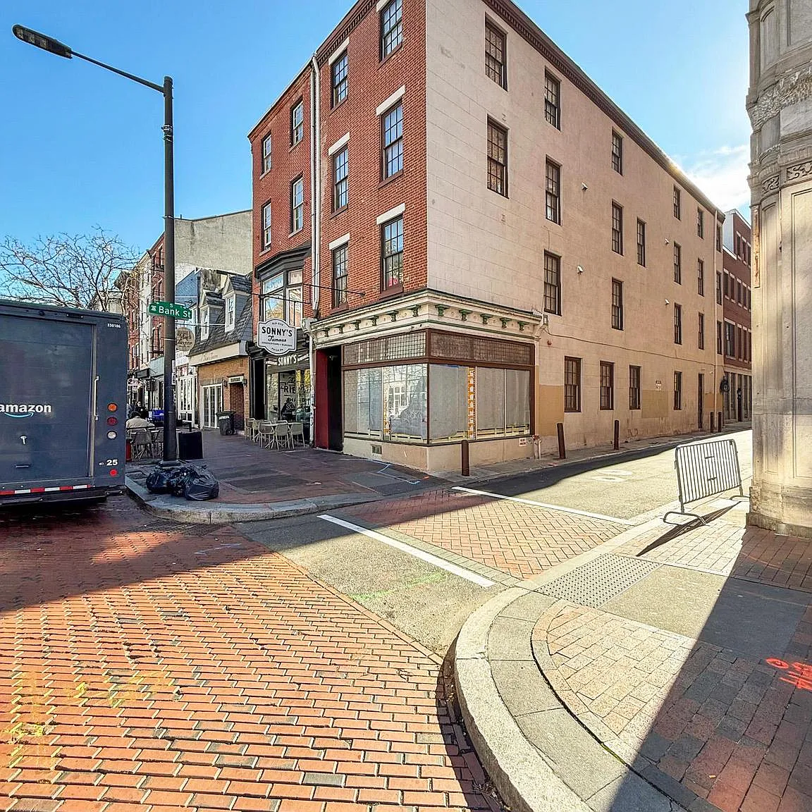 1 bed, 700 sqft, $1,550 — Photo 2
