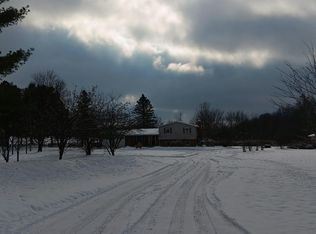 10150 Faussett Rd, Fenton, MI 48430