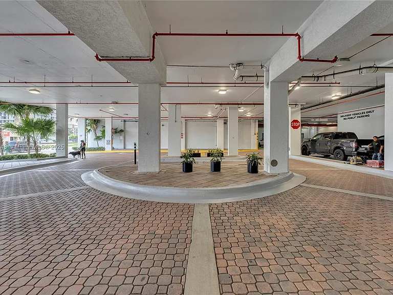 140 S Dixie Hwy #735 — Photo 23