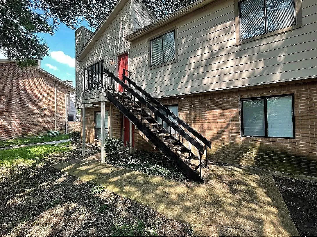 2 bed, 848 sqft, $1,450 — Photo 2