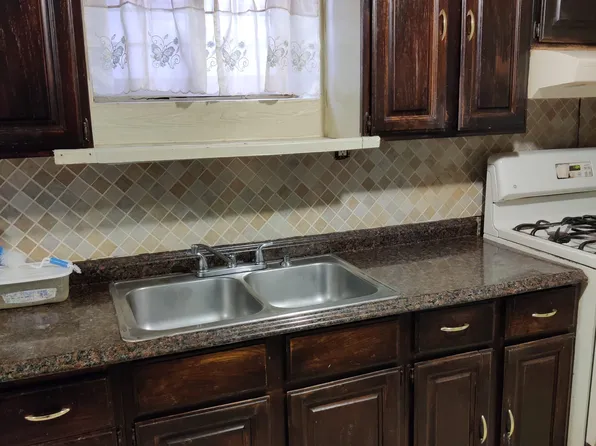 9802 103rd Ave Floor 1, Ozone Park, NY 11417