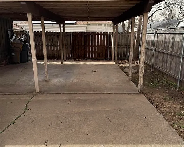 1681 Speedway Ave — Photo 2
