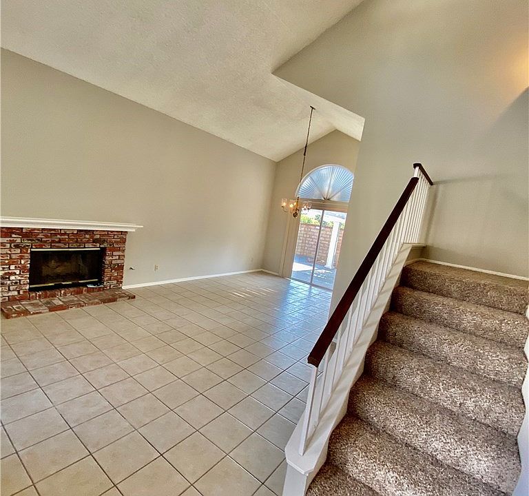 1st image of 13588 Crescent Hill Dr