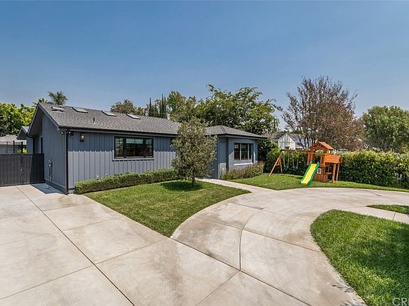 3rd image of 12437 Hortense St
