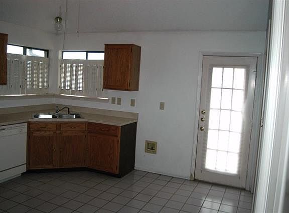 5th image of 10100 Leatherwood Dr