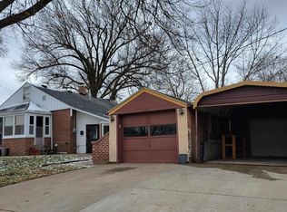 803 E 14th St, Falls City, NE 68355