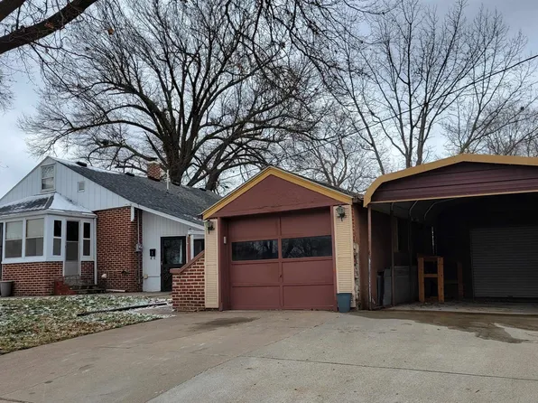 803 E 14th St, Falls City, NE 68355