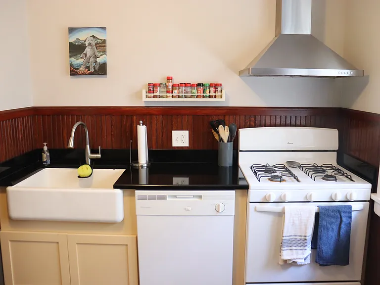 693 Linwood Ave #2 — Photo 6