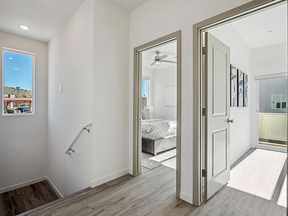 4th image of 2133 E Voltaire Ave