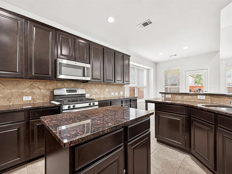 17415 Sandalisle Ln — Photo 20