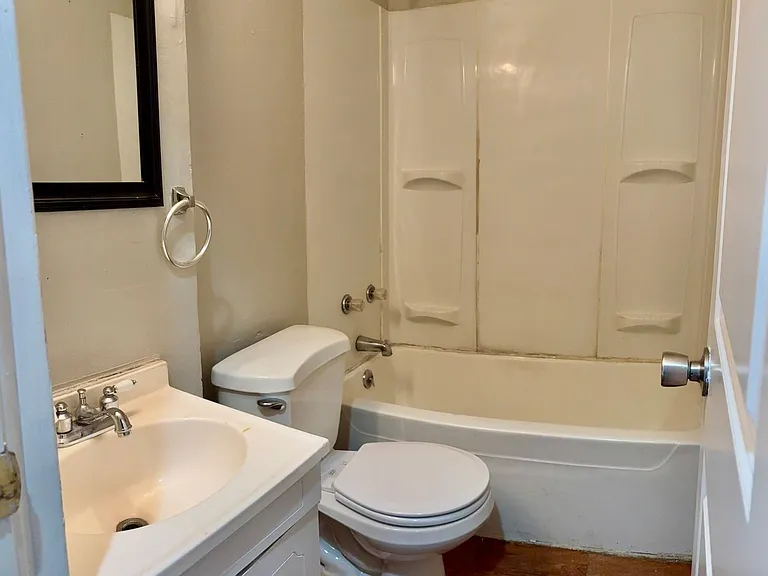 158 S Pershing Ave — Photo 5