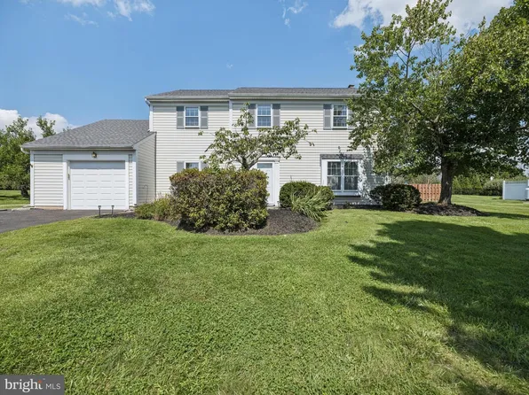 1561 Mulberry Cir, Warminster, PA 18974