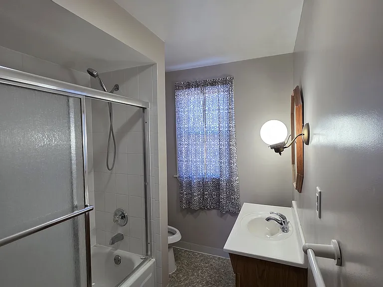 94 Parkwood Ave #2 — Photo 15