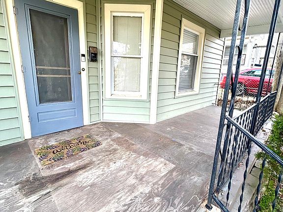 3rd image of 447 Emerald Ave NE