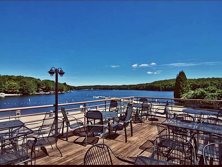 Community has several restaurants and bars